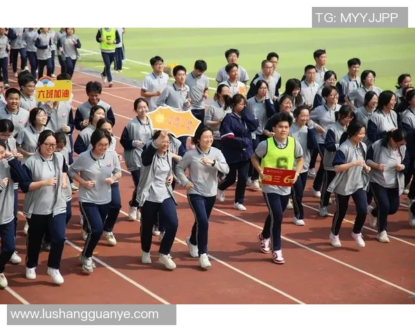 厦门二中足球明星崭露头角助力校园体育发展与青少年成长