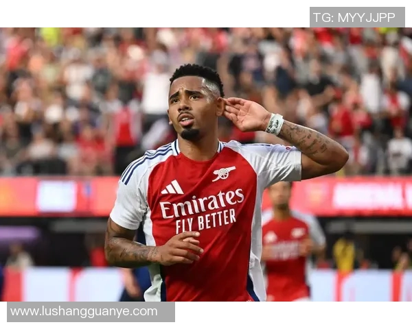 比心的足球明星背后的感人故事与奋斗历程